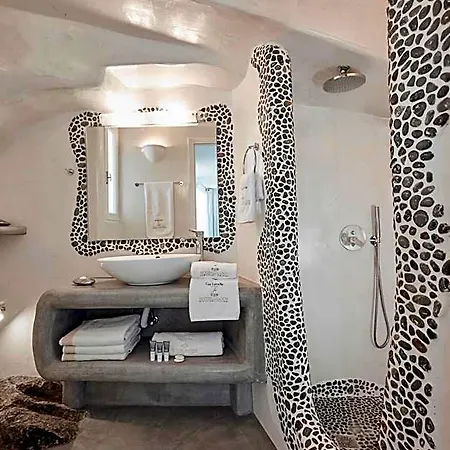Of The Gods Cave Otel Santorini Island